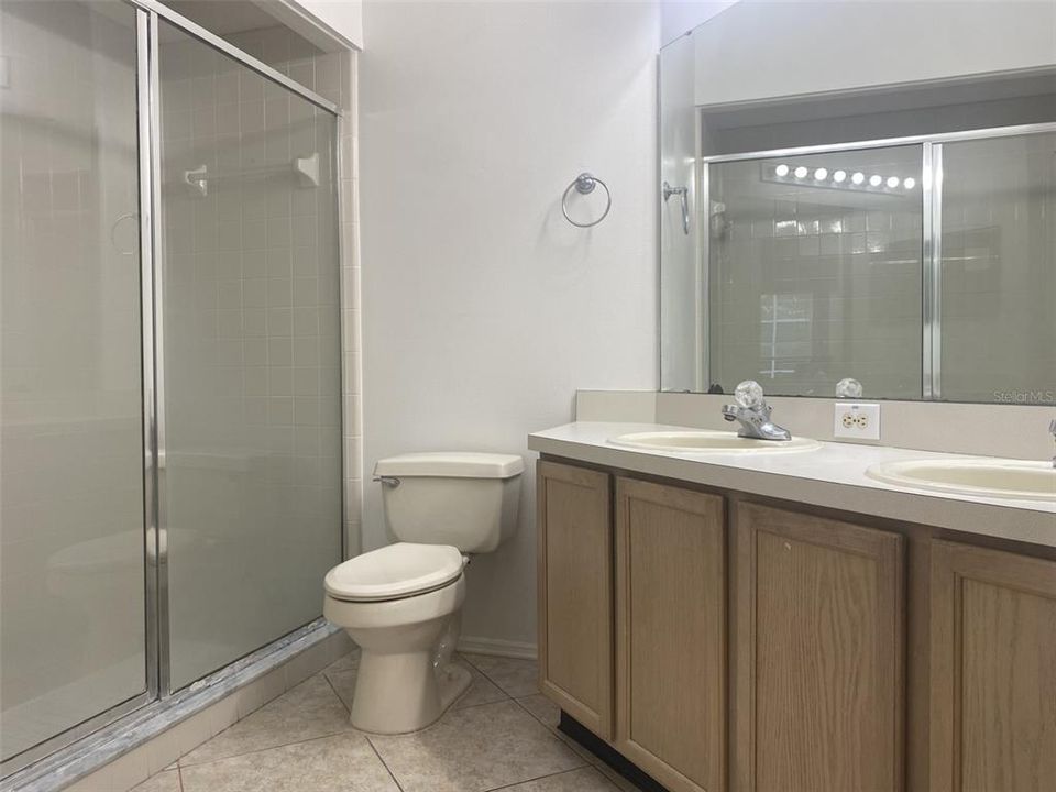 Active With Contract: $325,000 (3 beds, 2 baths, 1400 Square Feet)