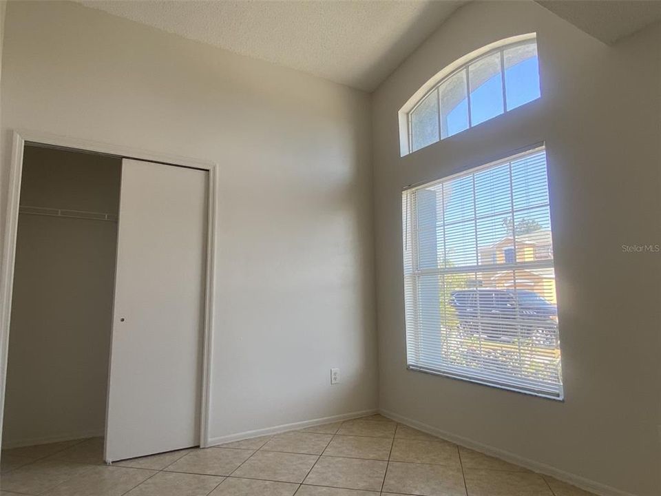 Active With Contract: $325,000 (3 beds, 2 baths, 1400 Square Feet)