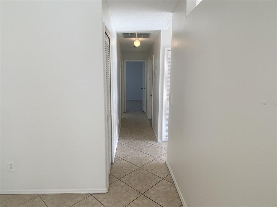 Active With Contract: $325,000 (3 beds, 2 baths, 1400 Square Feet)