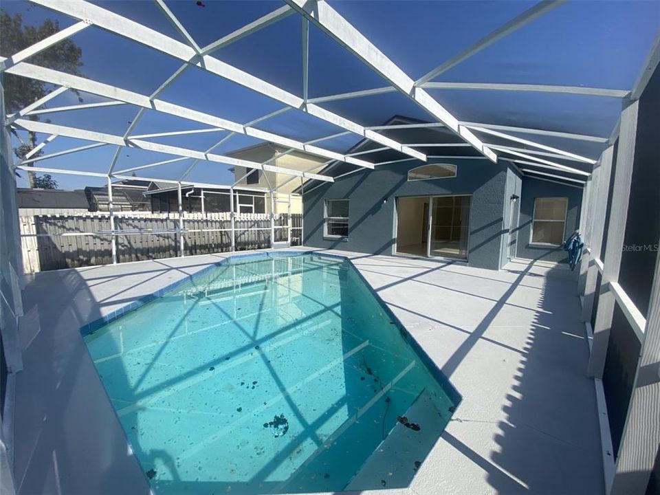 Active With Contract: $325,000 (3 beds, 2 baths, 1400 Square Feet)