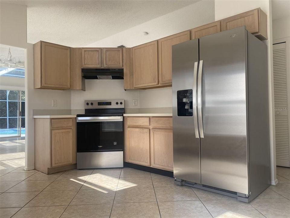 Active With Contract: $325,000 (3 beds, 2 baths, 1400 Square Feet)