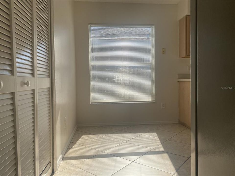 Active With Contract: $325,000 (3 beds, 2 baths, 1400 Square Feet)