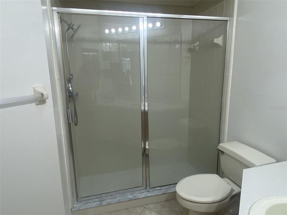 Active With Contract: $325,000 (3 beds, 2 baths, 1400 Square Feet)