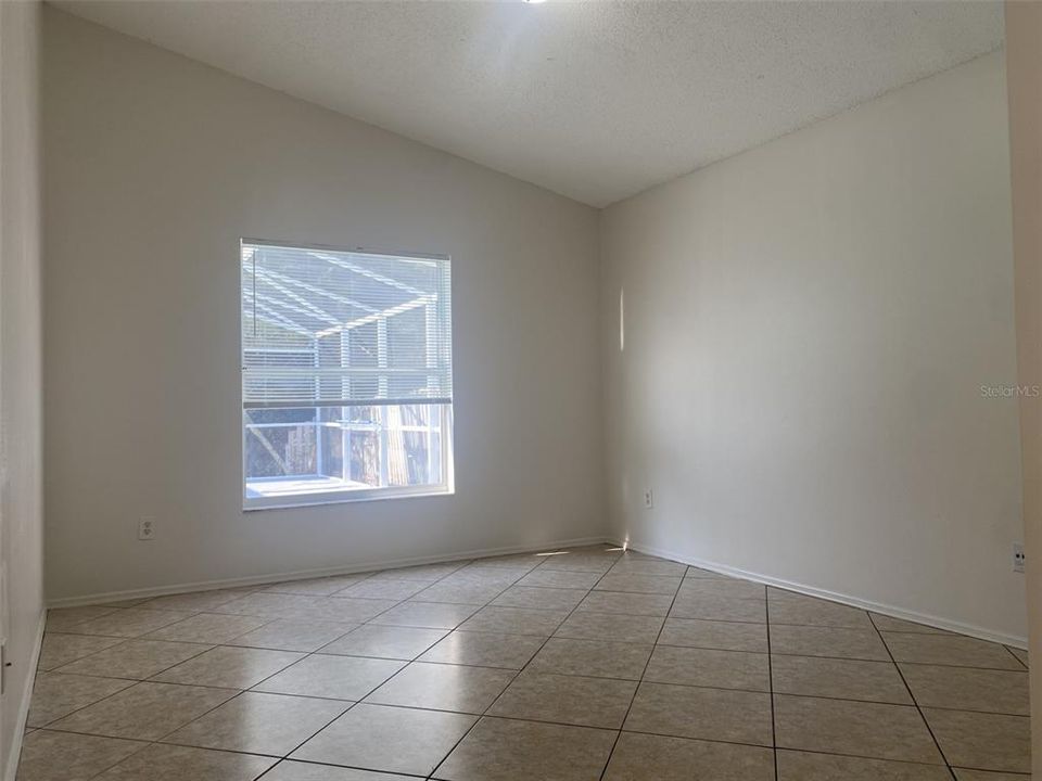 Active With Contract: $325,000 (3 beds, 2 baths, 1400 Square Feet)