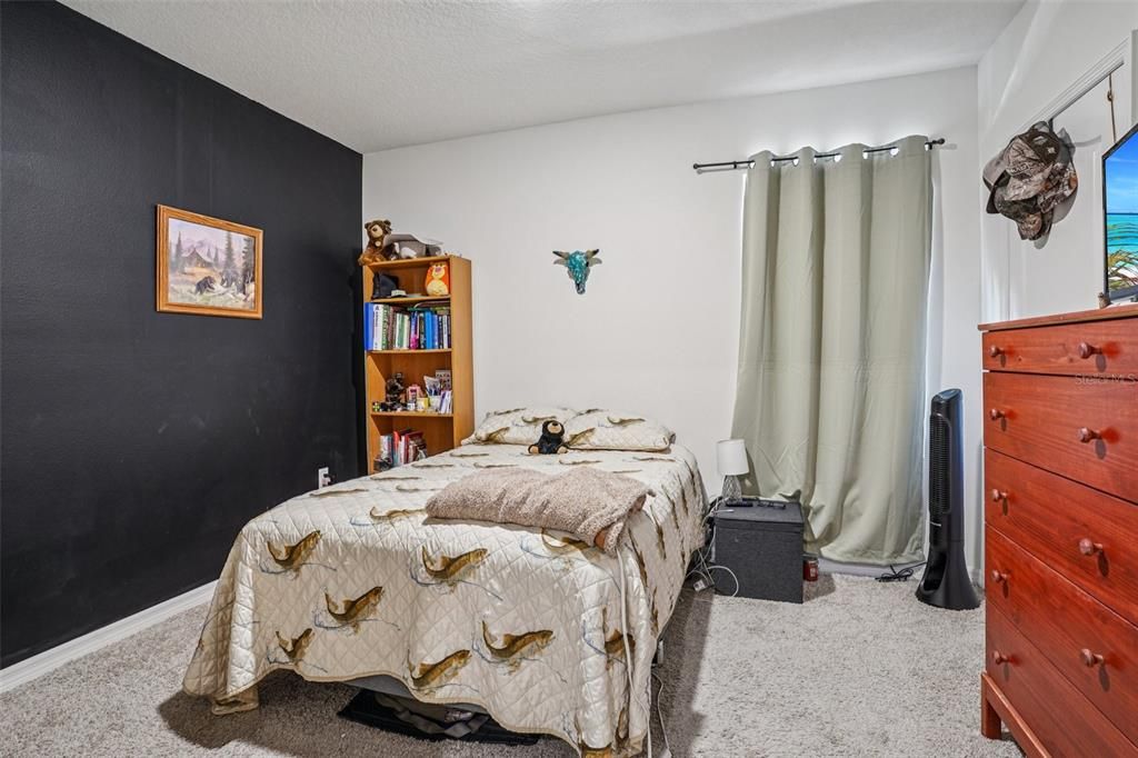 For Sale: $299,999 (3 beds, 2 baths, 1617 Square Feet)