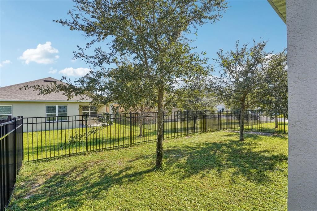 For Sale: $299,999 (3 beds, 2 baths, 1617 Square Feet)