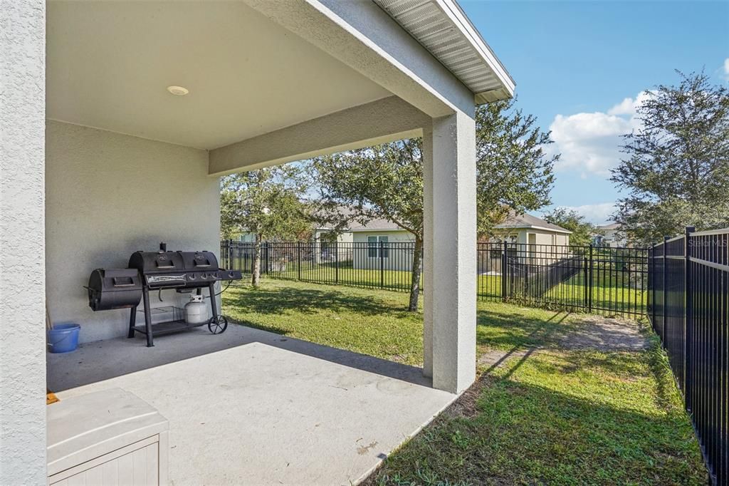 For Sale: $299,999 (3 beds, 2 baths, 1617 Square Feet)