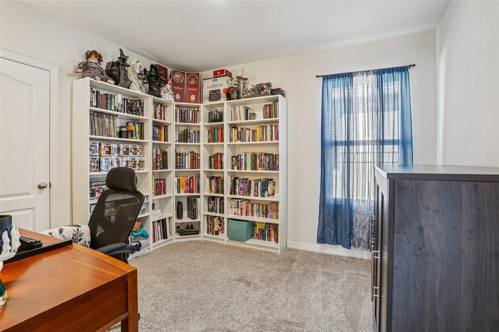 For Sale: $299,999 (3 beds, 2 baths, 1617 Square Feet)