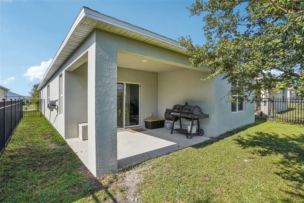 For Sale: $299,999 (3 beds, 2 baths, 1617 Square Feet)