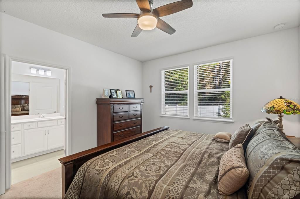 待售: $399,000 (4 贝兹, 2 浴室, 1502 平方英尺)