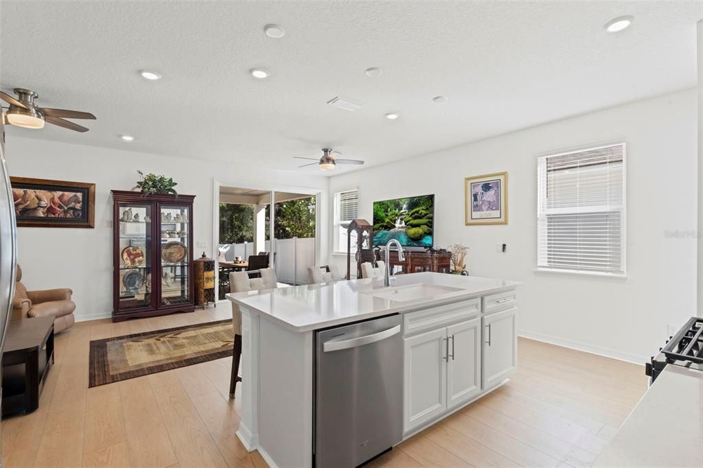 待售: $399,000 (4 贝兹, 2 浴室, 1502 平方英尺)