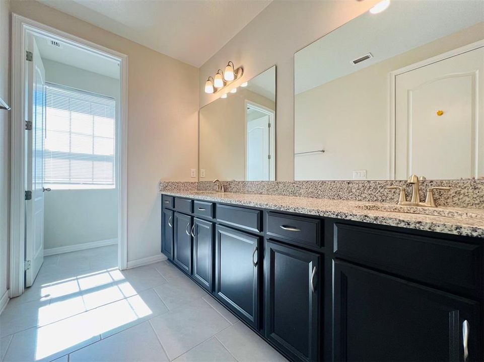 For Rent: $2,250 (2 beds, 2 baths, 1613 Square Feet)