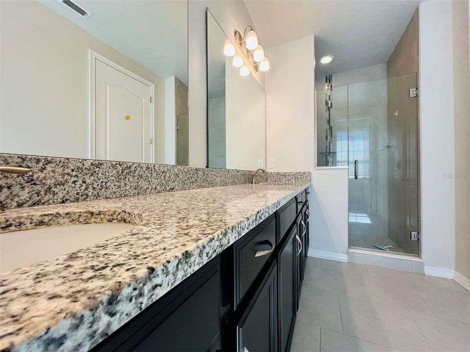 For Rent: $2,250 (2 beds, 2 baths, 1613 Square Feet)