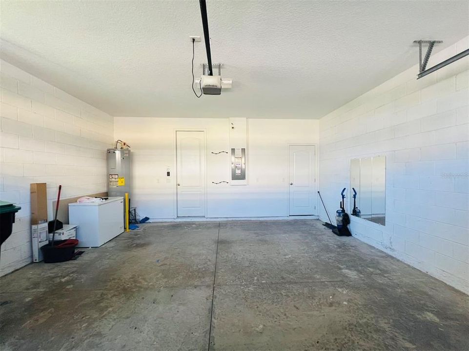 For Rent: $2,250 (2 beds, 2 baths, 1613 Square Feet)