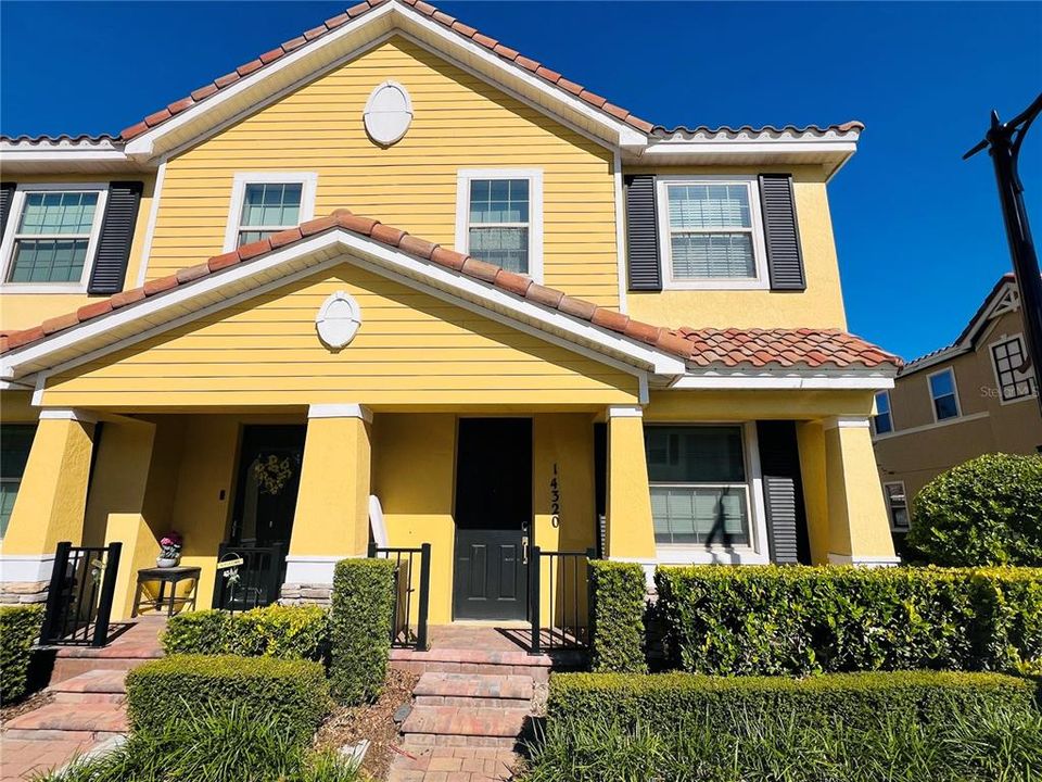 For Rent: $2,250 (2 beds, 2 baths, 1613 Square Feet)