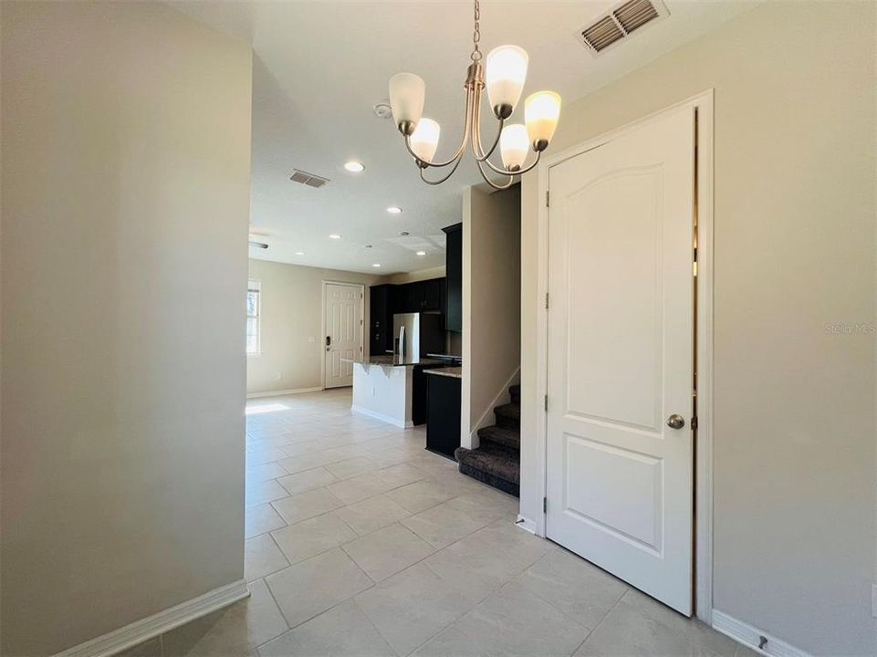 For Rent: $2,250 (2 beds, 2 baths, 1613 Square Feet)