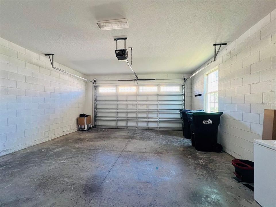 For Rent: $2,250 (2 beds, 2 baths, 1613 Square Feet)