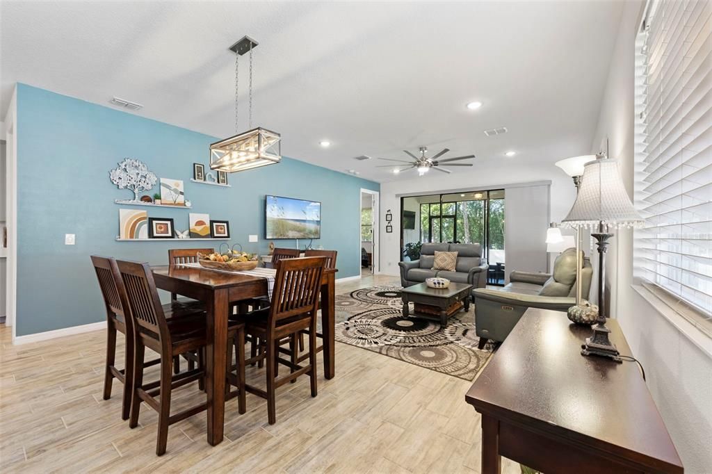 На продажу: $349,000 (3 спален, 2 ванн, 1584 Квадратных фут)