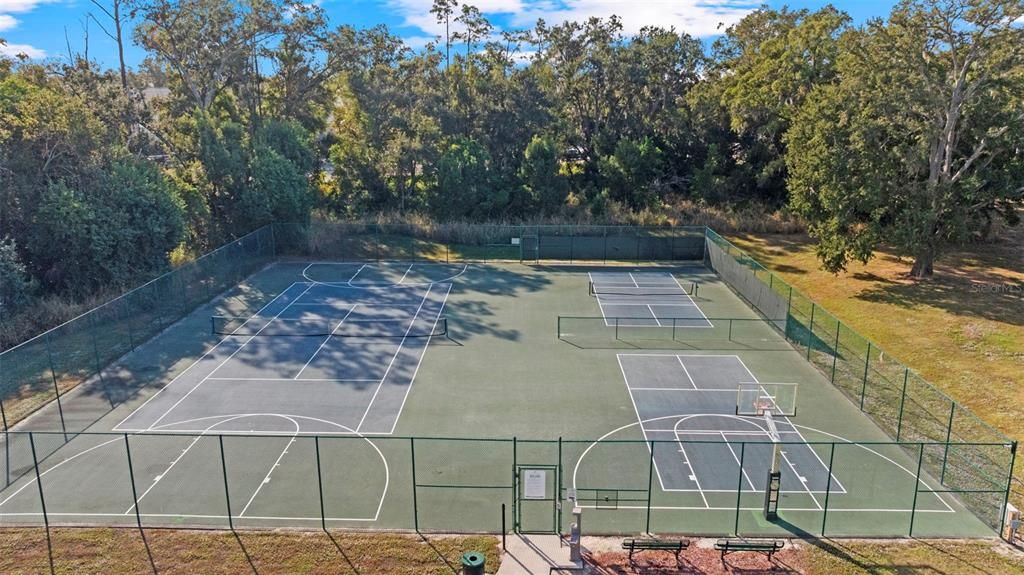 На продажу: $349,000 (3 спален, 2 ванн, 1584 Квадратных фут)