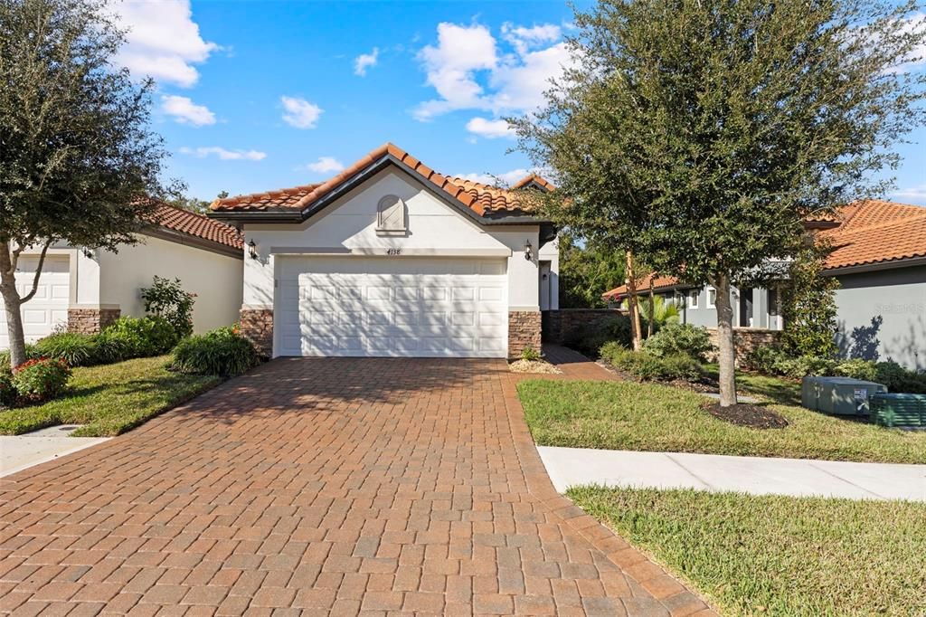 На продажу: $349,000 (3 спален, 2 ванн, 1584 Квадратных фут)