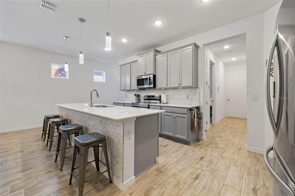 На продажу: $349,000 (3 спален, 2 ванн, 1584 Квадратных фут)