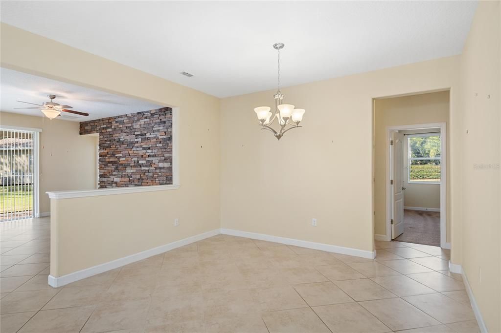 Active With Contract: $389,999 (3 beds, 3 baths, 2592 Square Feet)