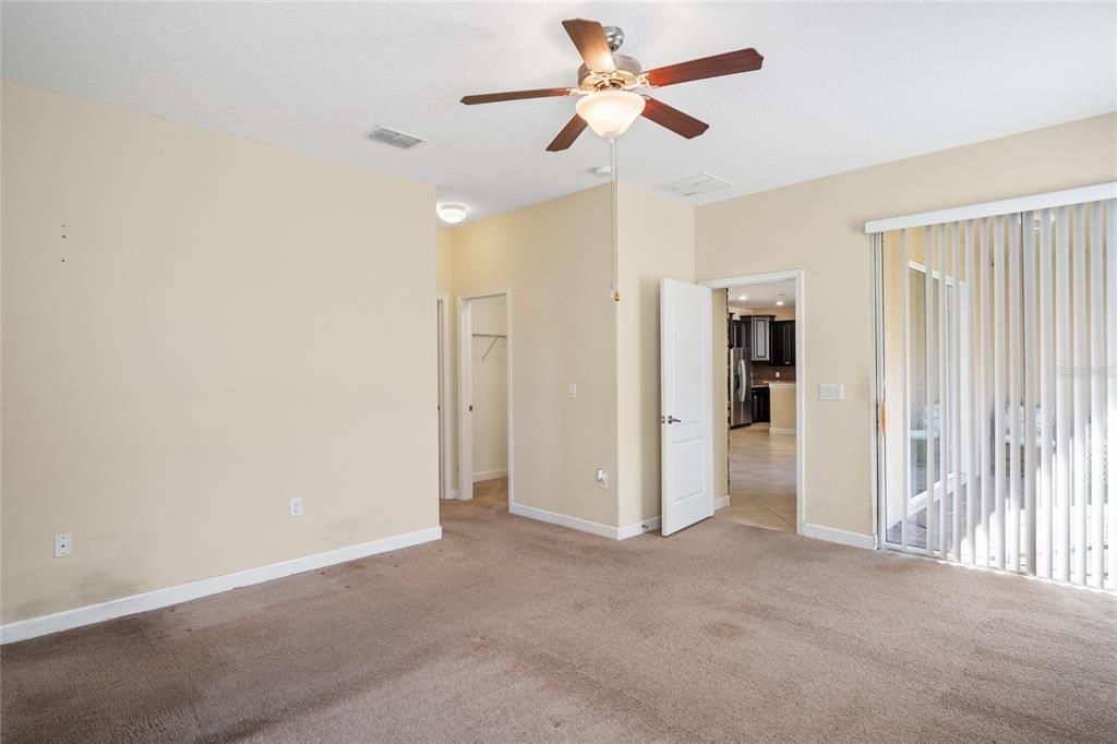 Active With Contract: $389,999 (3 beds, 3 baths, 2592 Square Feet)