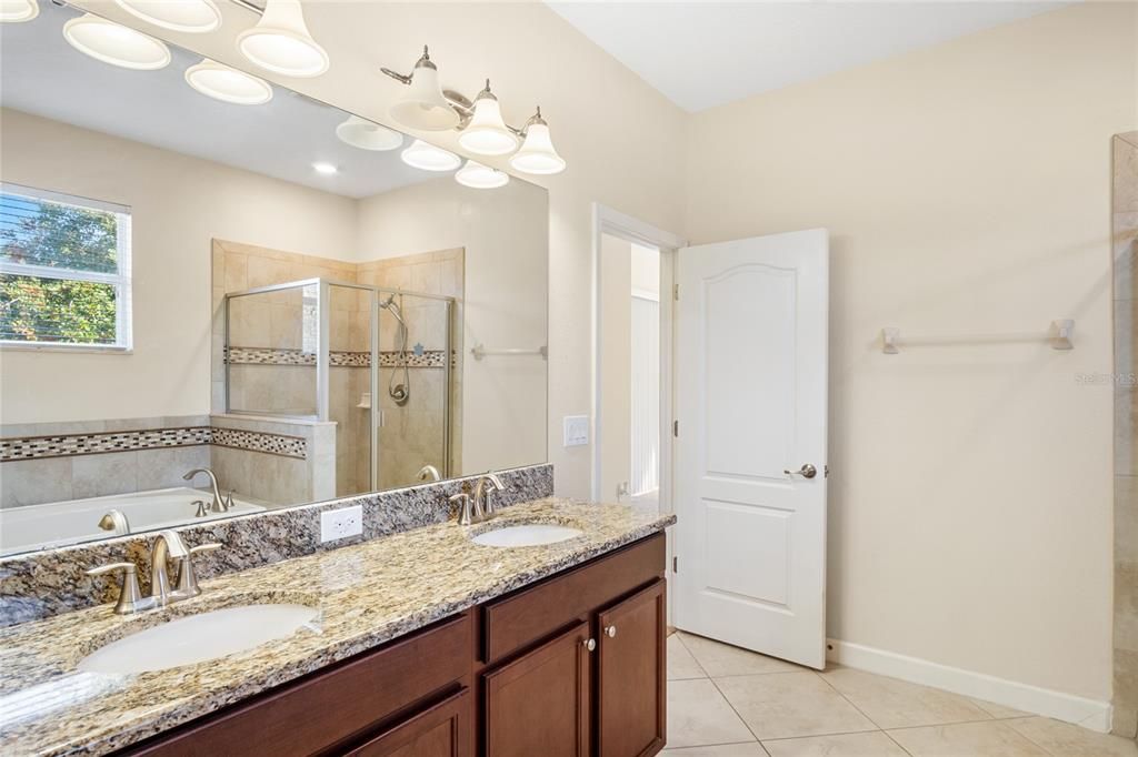 Active With Contract: $389,999 (3 beds, 3 baths, 2592 Square Feet)