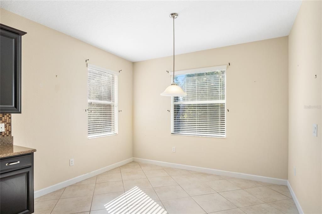 Active With Contract: $389,999 (3 beds, 3 baths, 2592 Square Feet)