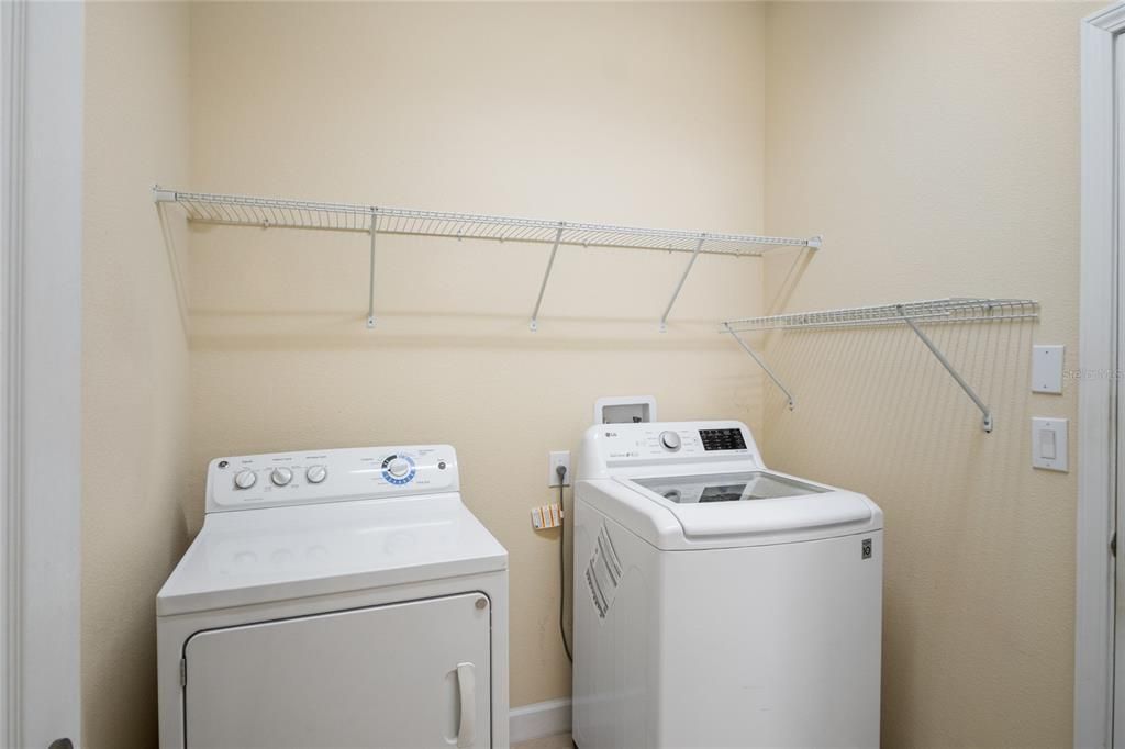 Active With Contract: $389,999 (3 beds, 3 baths, 2592 Square Feet)