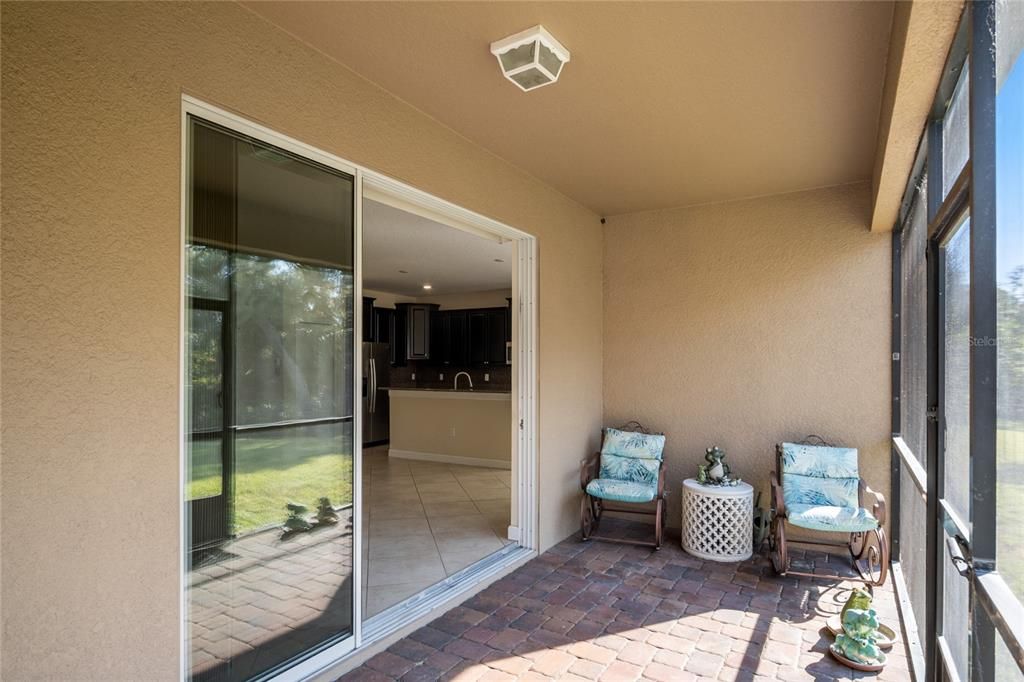 Active With Contract: $389,999 (3 beds, 3 baths, 2592 Square Feet)