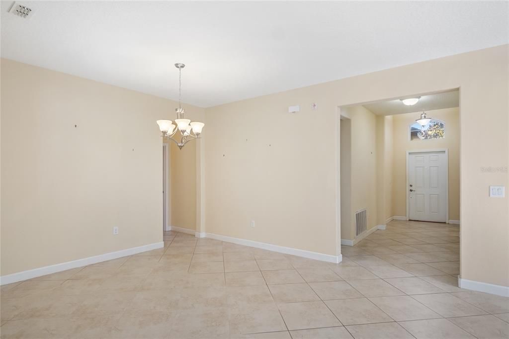 Active With Contract: $389,999 (3 beds, 3 baths, 2592 Square Feet)