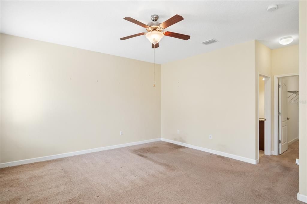 Active With Contract: $389,999 (3 beds, 3 baths, 2592 Square Feet)