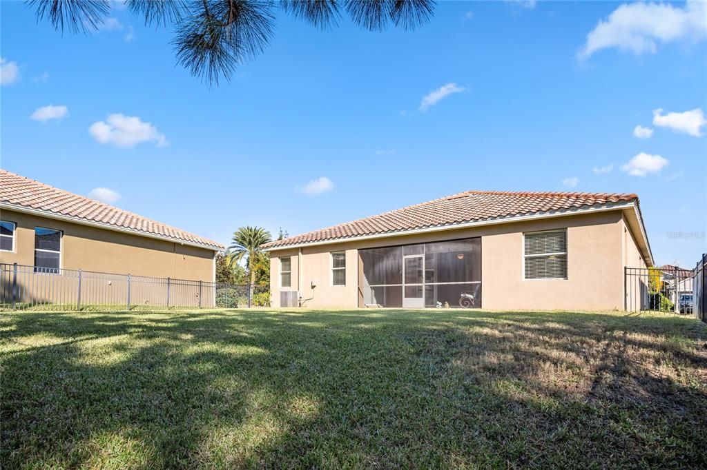Active With Contract: $389,999 (3 beds, 3 baths, 2592 Square Feet)