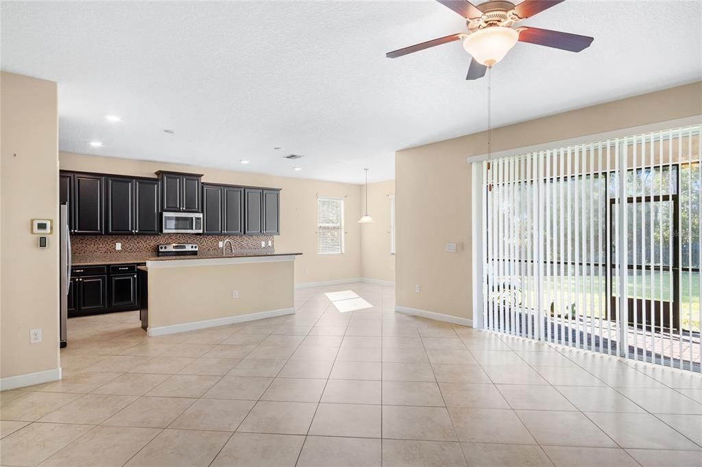 Active With Contract: $389,999 (3 beds, 3 baths, 2592 Square Feet)