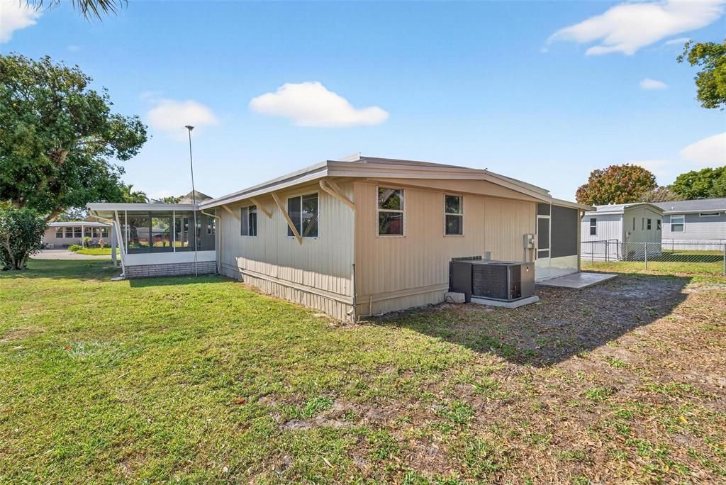 For Sale: $195,000 (2 beds, 2 baths, 1200 Square Feet)