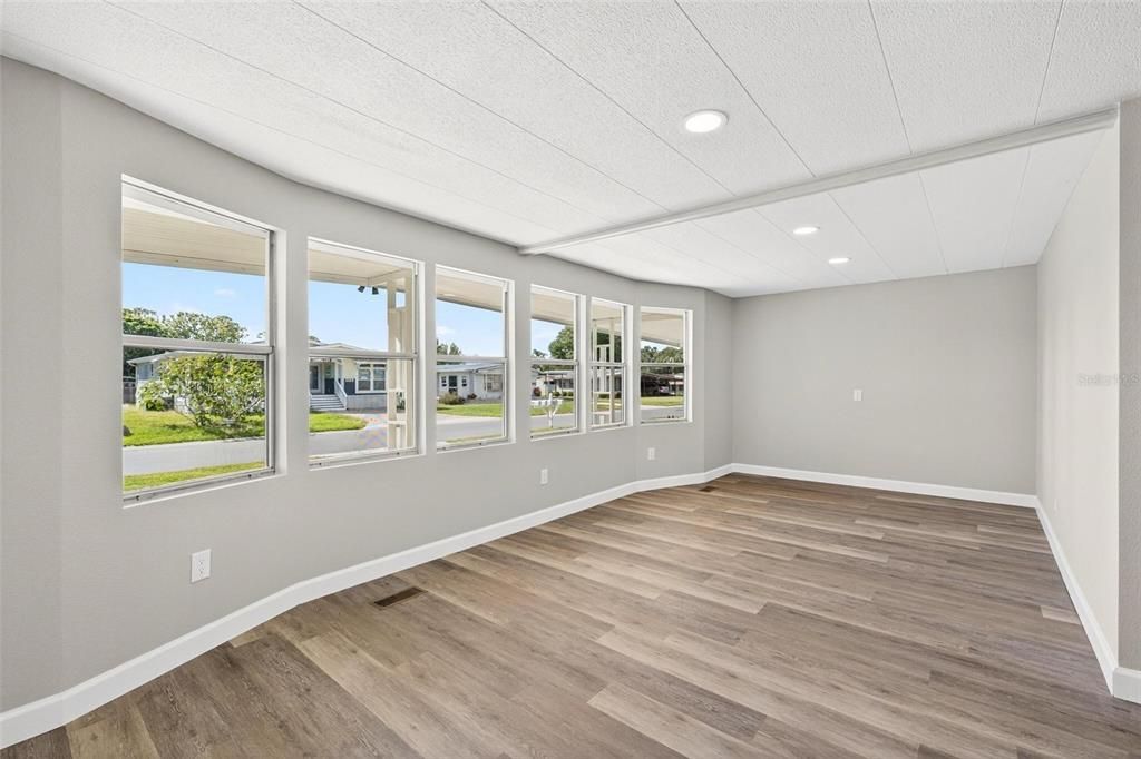 For Sale: $195,000 (2 beds, 2 baths, 1200 Square Feet)