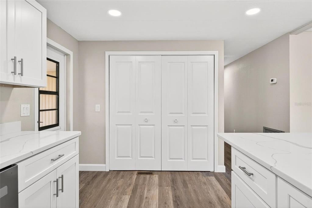 For Sale: $195,000 (2 beds, 2 baths, 1200 Square Feet)