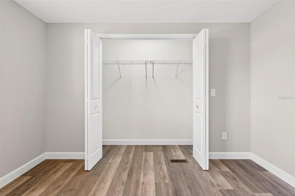 For Sale: $195,000 (2 beds, 2 baths, 1200 Square Feet)