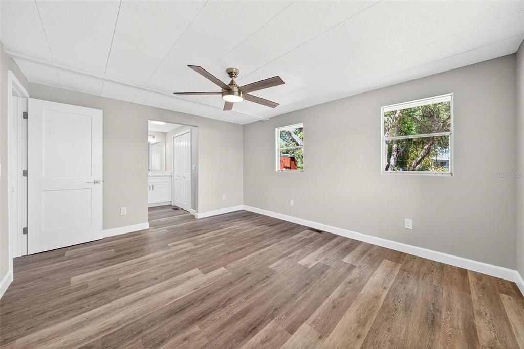 For Sale: $195,000 (2 beds, 2 baths, 1200 Square Feet)