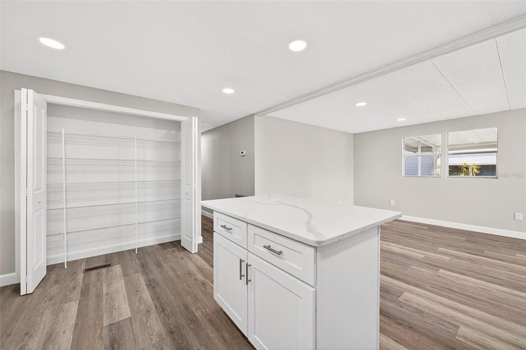 For Sale: $195,000 (2 beds, 2 baths, 1200 Square Feet)