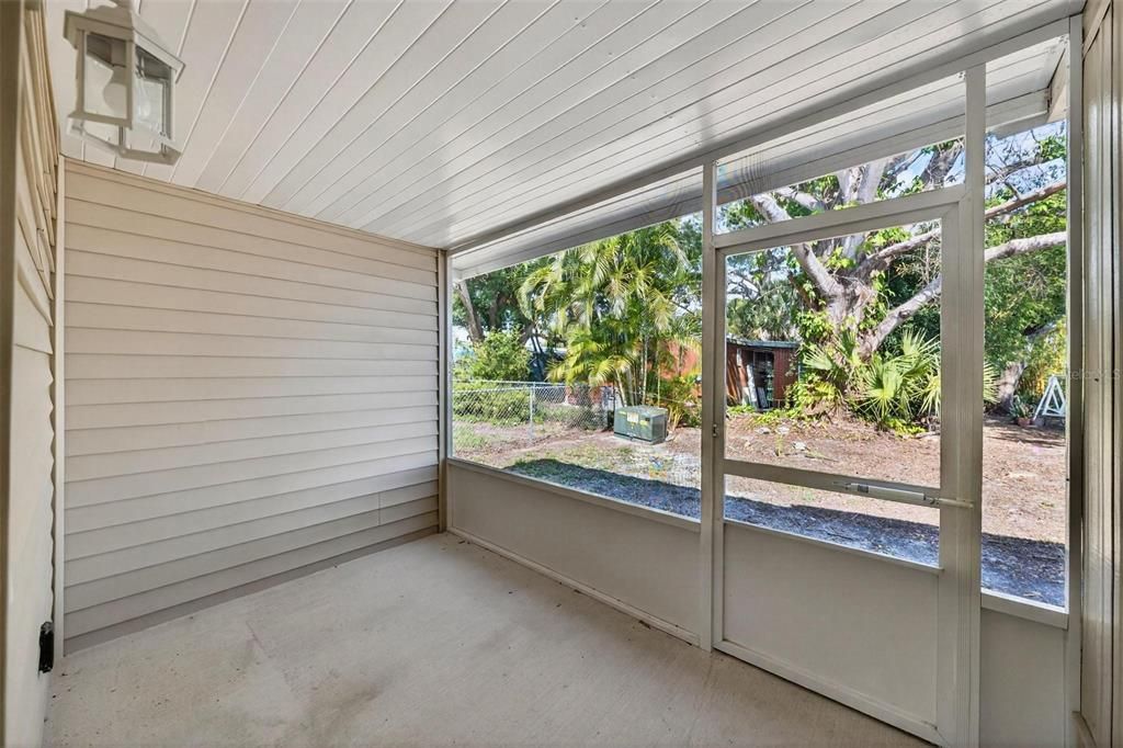 For Sale: $195,000 (2 beds, 2 baths, 1200 Square Feet)