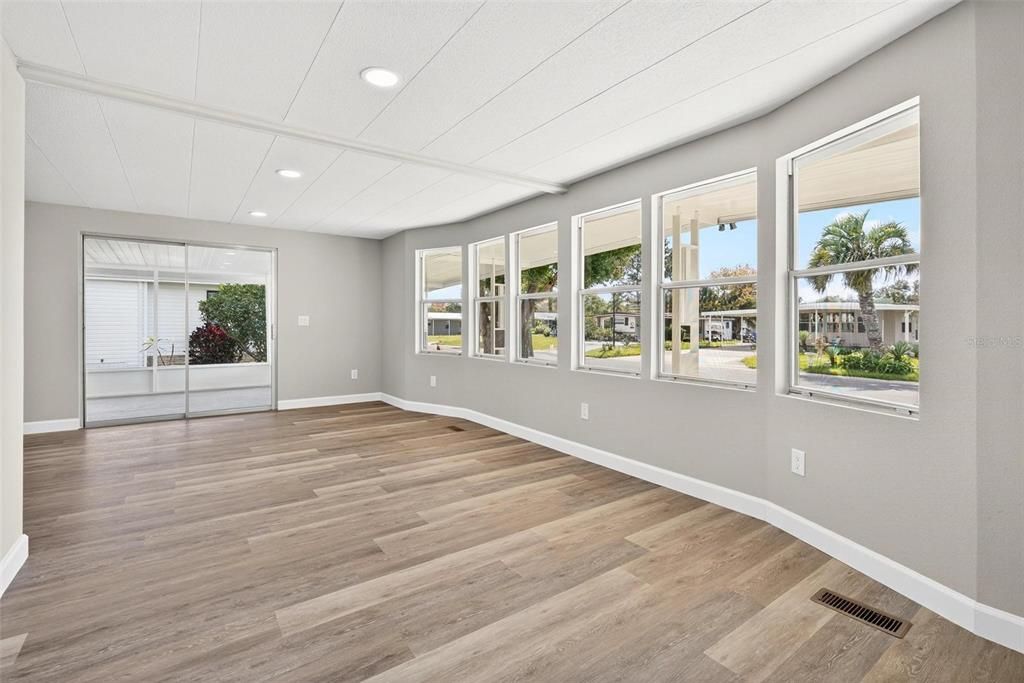 For Sale: $195,000 (2 beds, 2 baths, 1200 Square Feet)