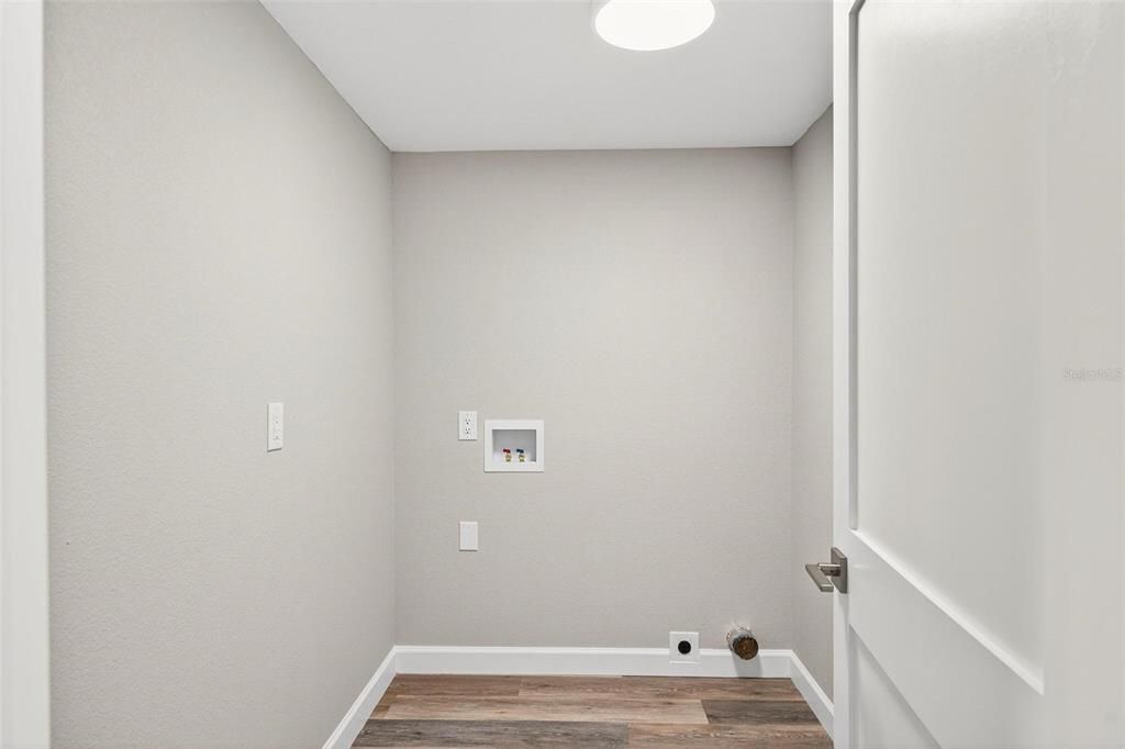 For Sale: $195,000 (2 beds, 2 baths, 1200 Square Feet)