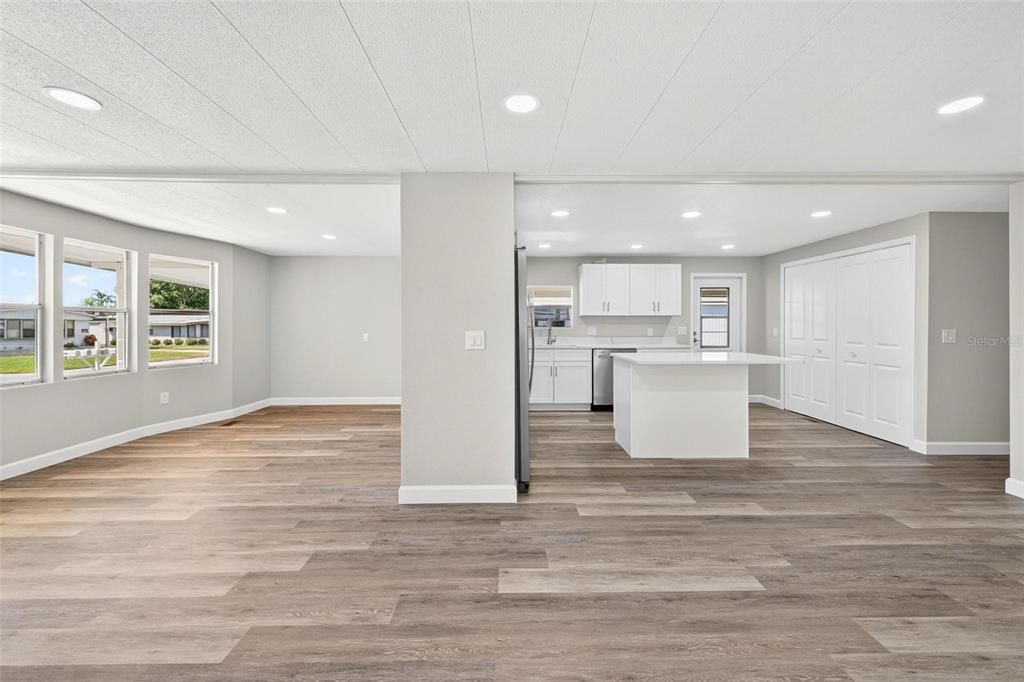 For Sale: $195,000 (2 beds, 2 baths, 1200 Square Feet)