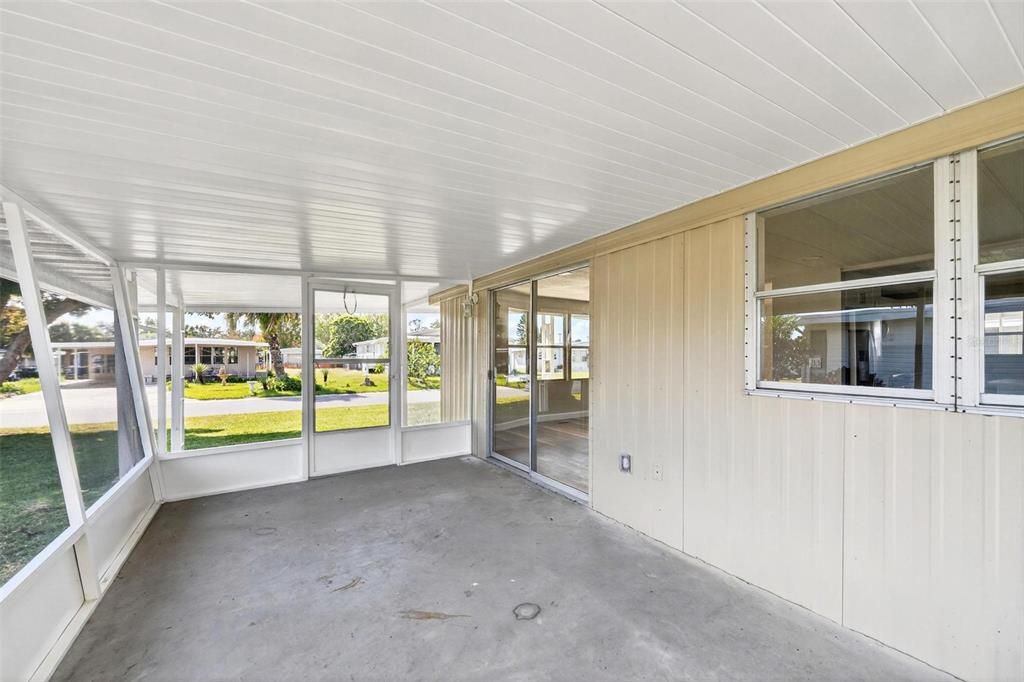 For Sale: $195,000 (2 beds, 2 baths, 1200 Square Feet)