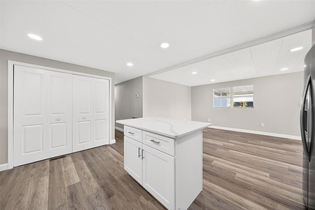 For Sale: $195,000 (2 beds, 2 baths, 1200 Square Feet)