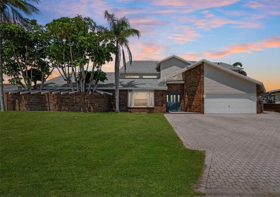 待售: $1,399,000 (5 贝兹, 4 浴室, 5615 平方英尺)