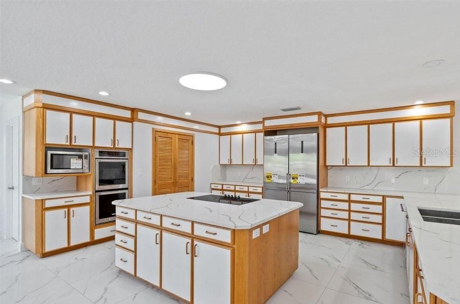 待售: $1,399,000 (5 贝兹, 4 浴室, 5615 平方英尺)