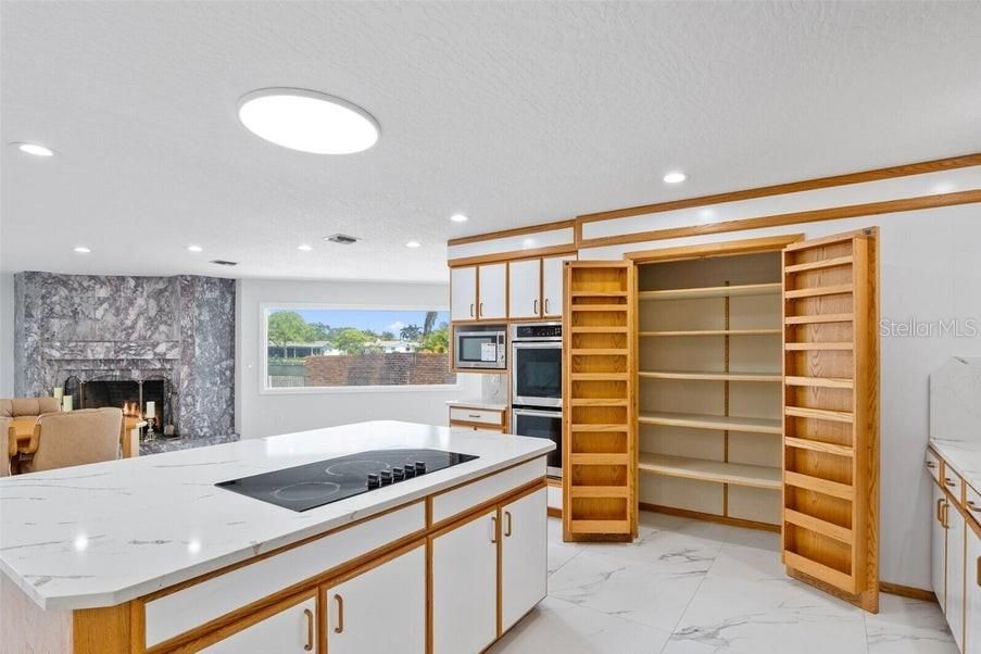 待售: $1,399,000 (5 贝兹, 4 浴室, 5615 平方英尺)